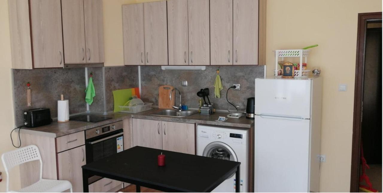 Cozy Apartament Naydenov Burgas Exterior foto